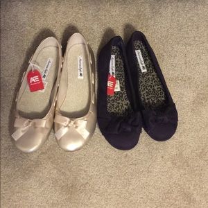 Bundle of ballet flats with bow